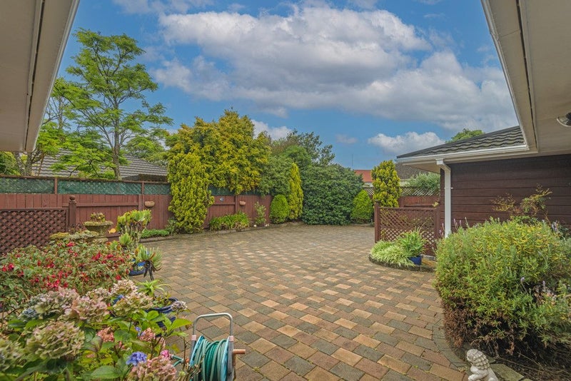 2 Hillgrove Place, Fitzherbert, Palmerston North - Carousel 2