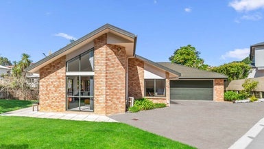 3 Nottingham Place, Northcross, Auckland - Carousel 1