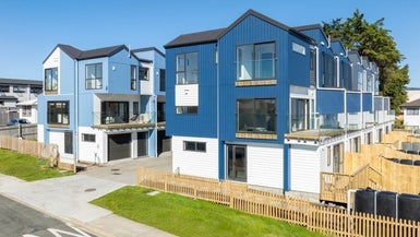 16D Geordie Street, Henderson, Auckland - Carousel 1