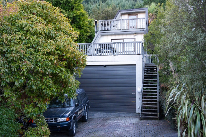6B Williams Street, Sunshine Bay, Queenstown - Carousel 2