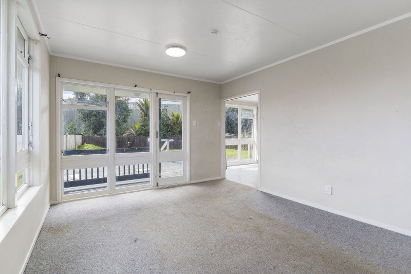 10 Bland Place, Otara, Auckland - Carousel 2