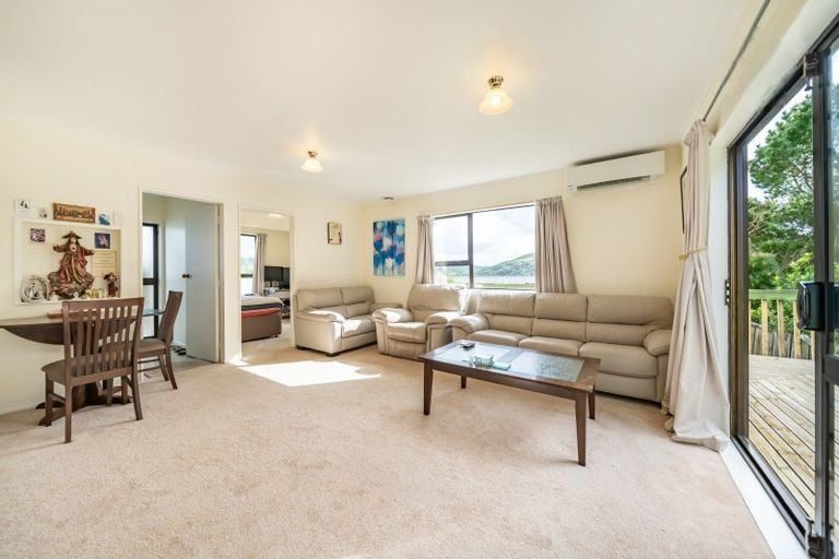 6A Mossburn Grove, Kelson, Lower Hutt - Carousel 1