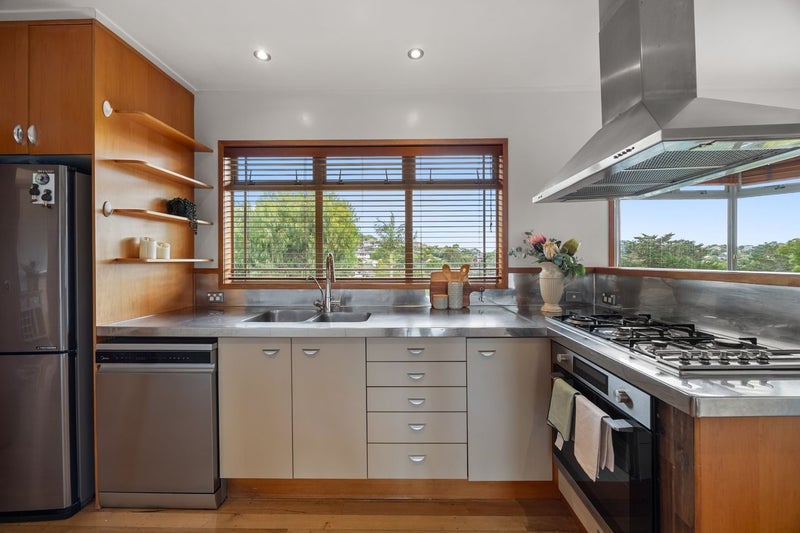 11 Cheriton Rd, Mellons Bay, Manukau City, Auckland - Carousel 2