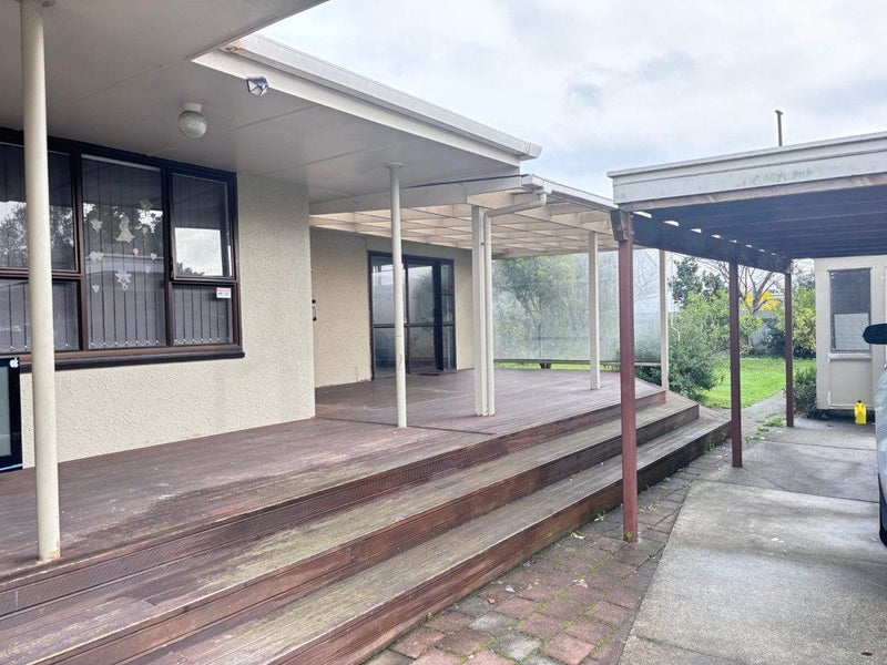42 Alamein Crescent, Onekawa, Napier - Carousel 1