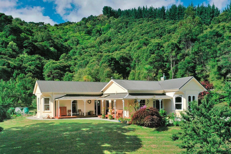 208 Cave Road, Mātokitoki, Gisborne - Carousel 1