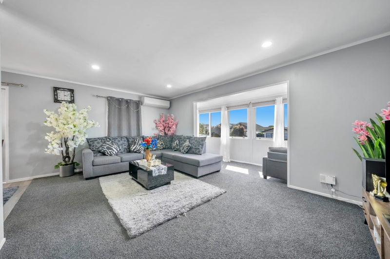 7 Frobisher Way, Clendon Park, Auckland - Carousel 2