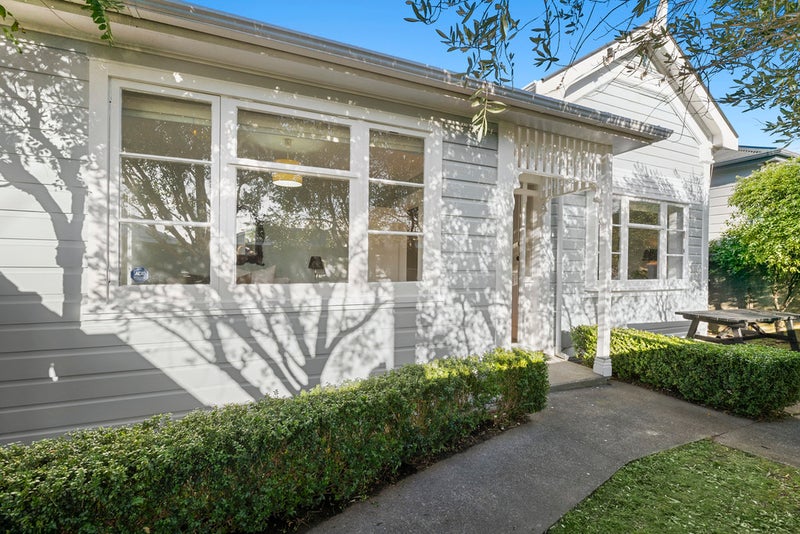 Property Valuation for 422 Jackson Street, Petone, Lower Hutt Trade