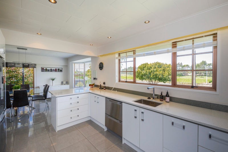 33 Dittmer Drive, Awapuni, Palmerston North - Carousel 2