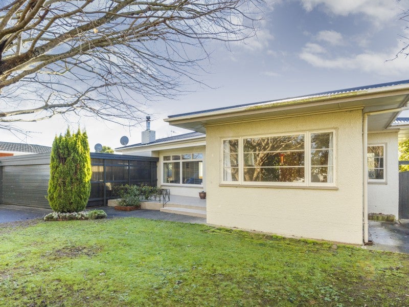 395 Ruahine Street, Terrace End, Palmerston North - Carousel 1