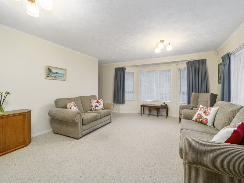 110 Oxford Street, Tawa, Wellington - Carousel 2