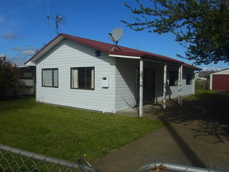 107 High Street, Bulls - Carousel 1