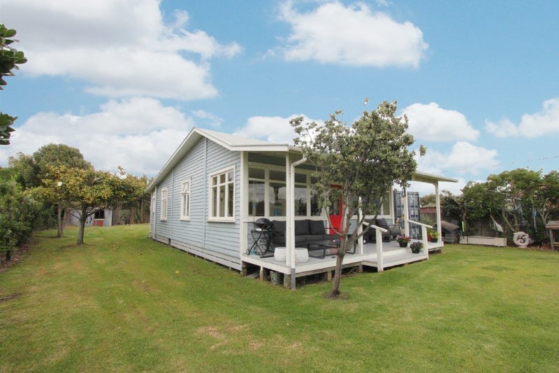 14 Shortt Street, Foxton Beach, Foxton - Carousel 1