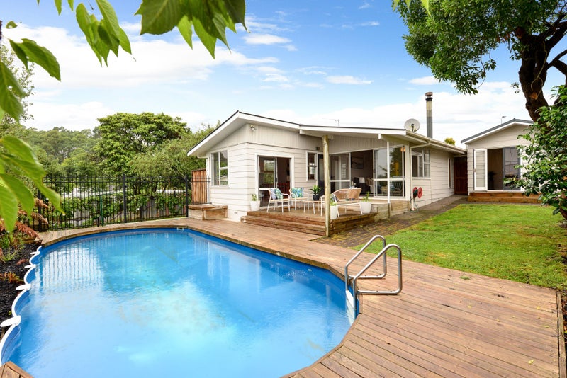 21 Pelorus Street, Glenview, Hamilton - Carousel 1