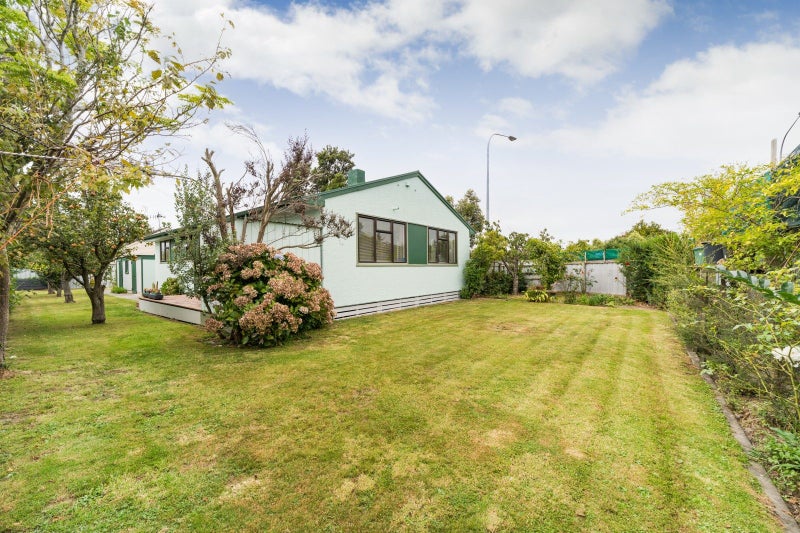 64 Highbury Avenue, Highbury, Palmerston North - Carousel 19