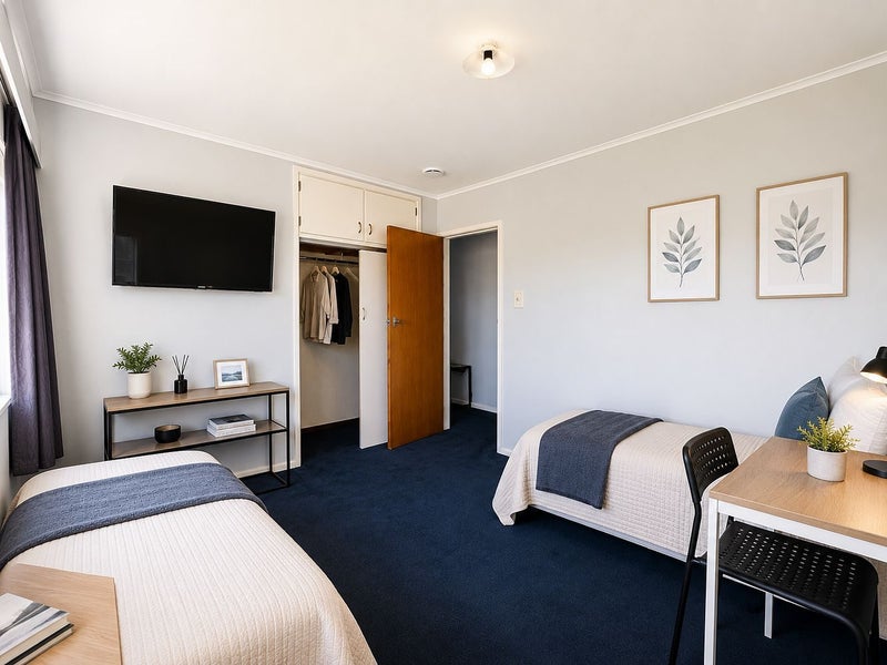 28 Lewis Street, Glenview, Hamilton - Carousel 2