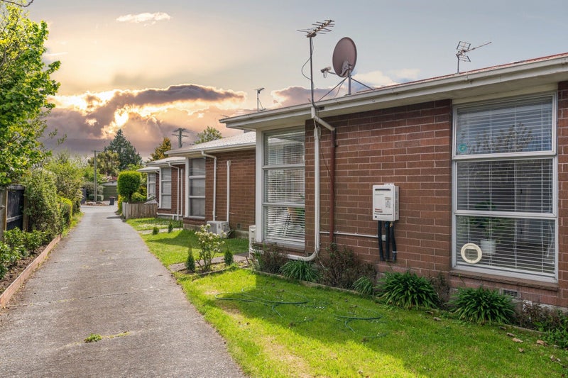 4/4 Hendon Street, Edgeware, Christchurch - Carousel 1