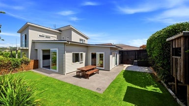 1/19 Kiteroa Terrace, Rothesay Bay, Auckland - Carousel 1