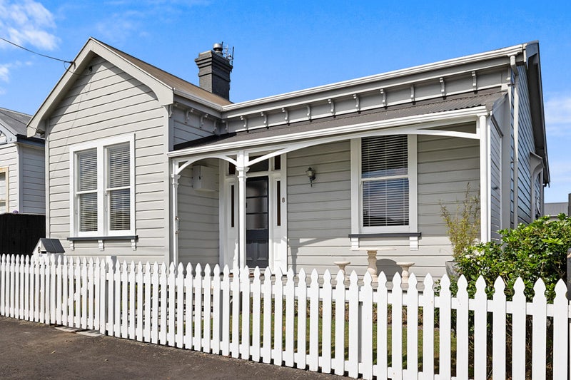 8 Morley Street, New Plymouth, New Plymouth - Carousel 1