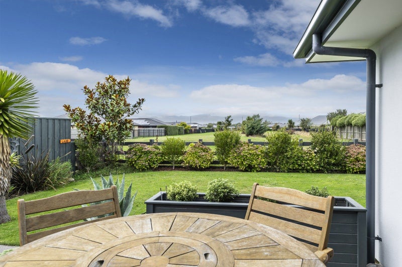 100 Sunline Avenue, Lincoln, Lincoln - Carousel 2