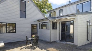 6 St Annes Crescent, Wattle Downs, Auckland - Carousel 1