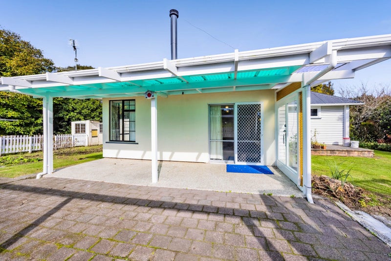 16 Bridger Place, Eltham, Eltham - Carousel 1