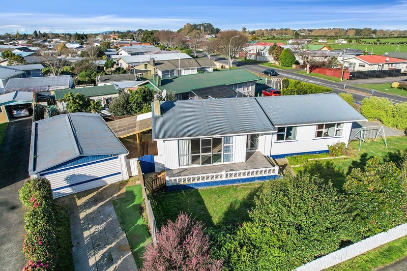 2 Rhonda Avenue, Deanwell, Hamilton - Carousel 1