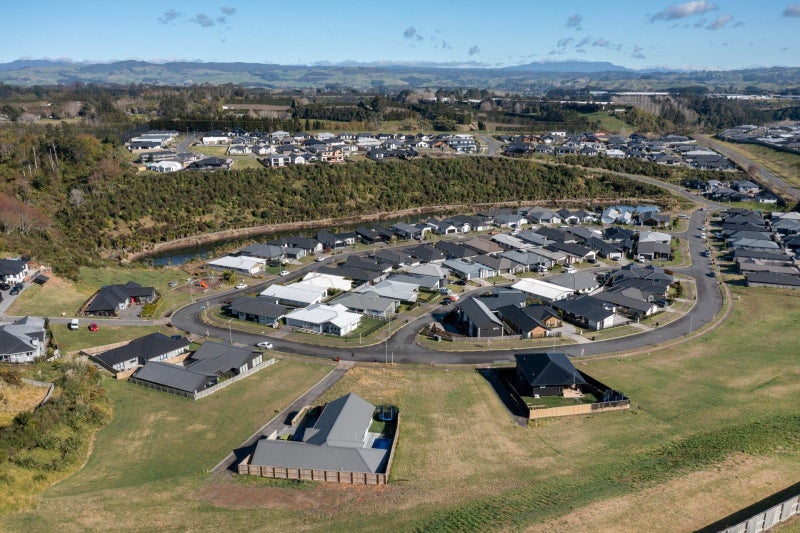 75 Whakaturou Crescent, Pyes Pa, Tauranga - Carousel 8