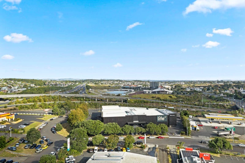 1004/8 Lakewood Court, Manukau, Manukau City, Auckland - Carousel 1