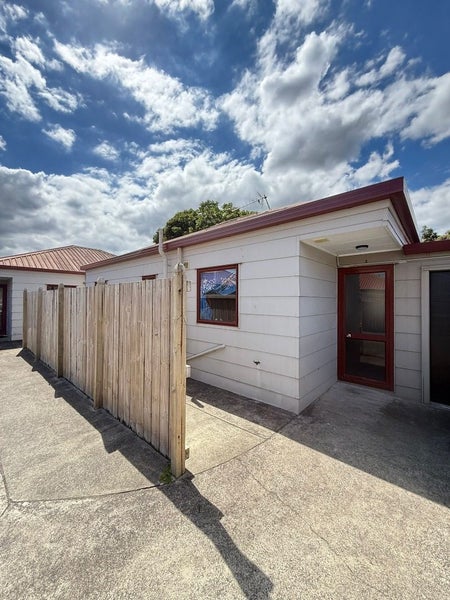 7/6 Taka Street, Takanini, Auckland - Carousel 1