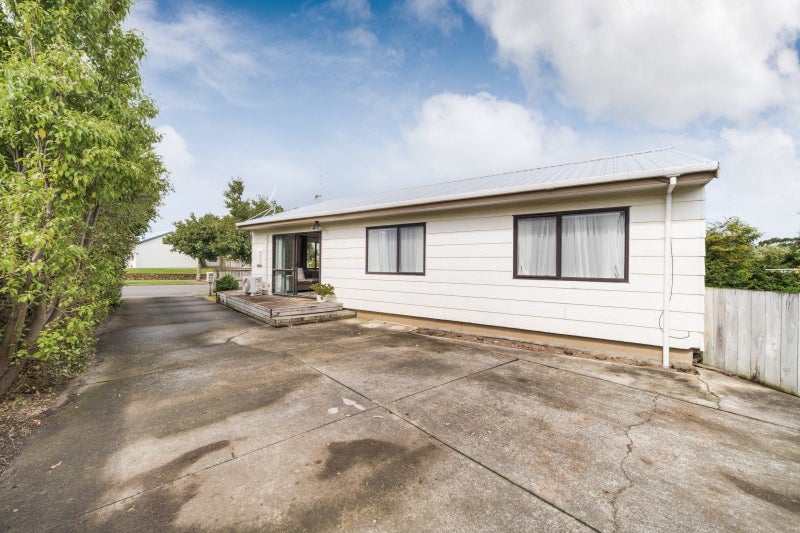 99 Hillcrest Drive, Kelvin Grove, Palmerston North - Carousel 1