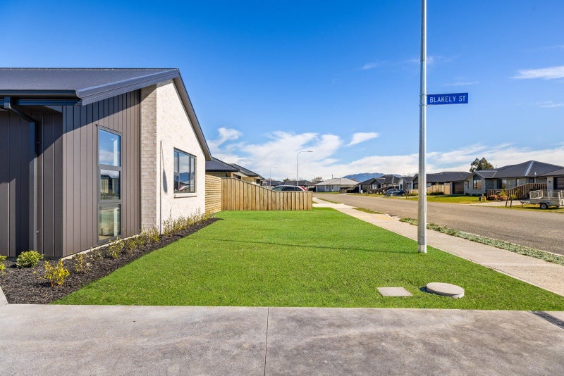 38 Hilton Drive, Amberley, Amberley - Carousel 23