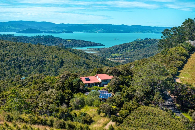 161 Orapiu Road, Waiheke Island, Waiheke Island - Carousel 2