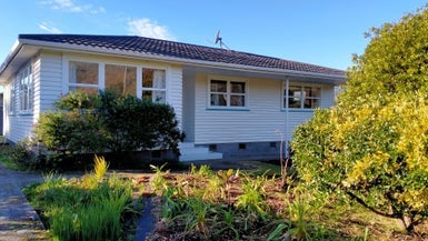 11 Te Miti Street, Paekakariki - Carousel 1