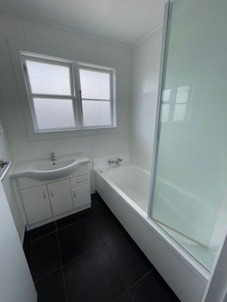 0 Denbigh Road, Midhirst, Stratford - Carousel 11