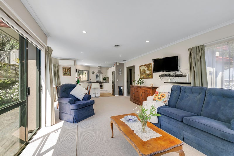 44A The Drive, Tawa, Tawa - Carousel 1
