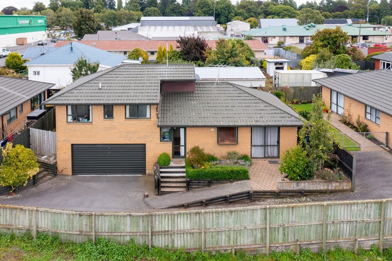 25 Peter Street, Ashburton - Carousel 22