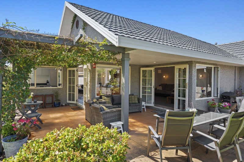 15 Pukekura Place, Taradale, Napier - Carousel 1