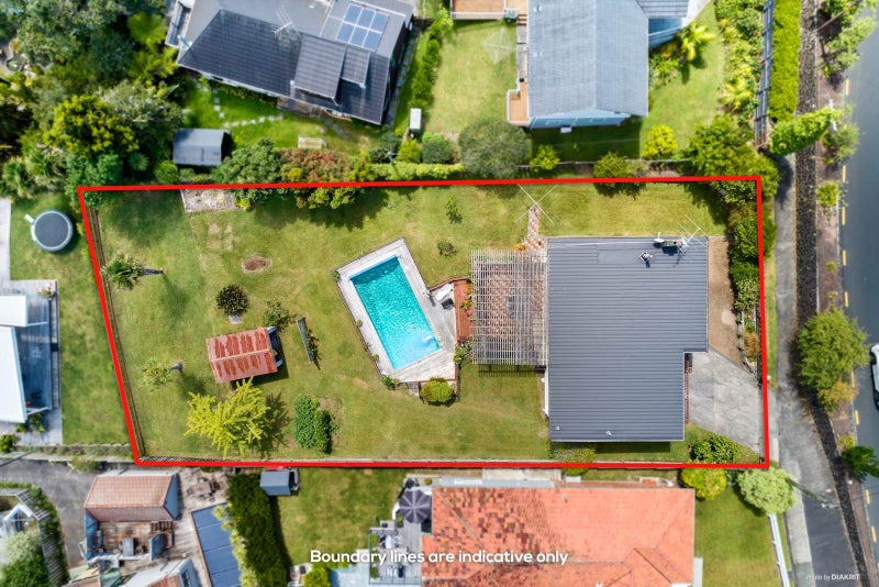 496 Beach Road, Murrays Bay, Auckland - Carousel 1