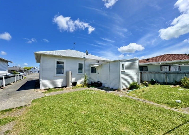 29 Mcgiffert Street, Palmerston North - Carousel 2