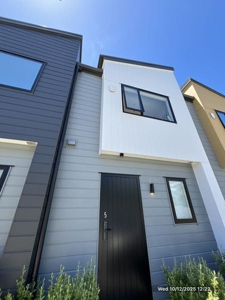 5/241 Don Buck Road, Massey, Auckland - Carousel 15