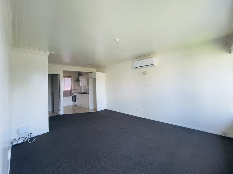 2/45 Denbigh Avenue, Mount Roskill, Auckland - Carousel 1