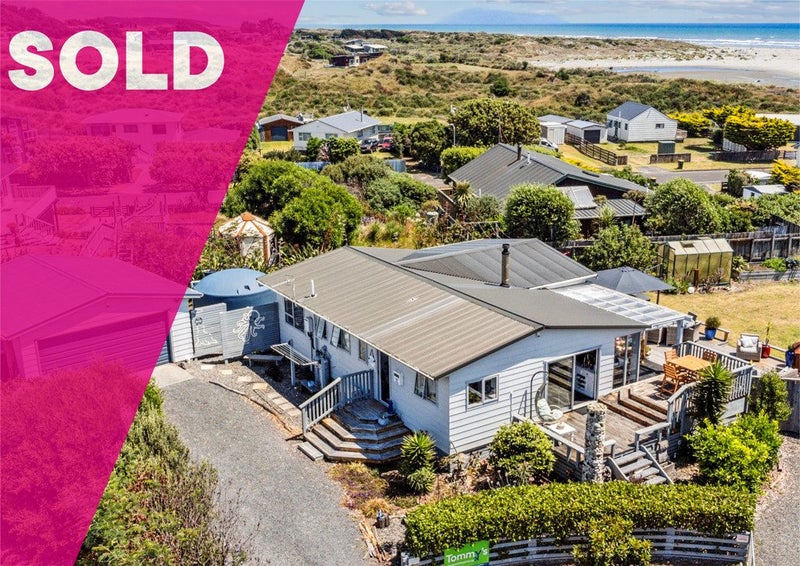 8 Norna Grove, Levin - Carousel 1