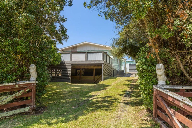 847 Hokio Beach Road, Hokio Beach, Levin - Carousel 1