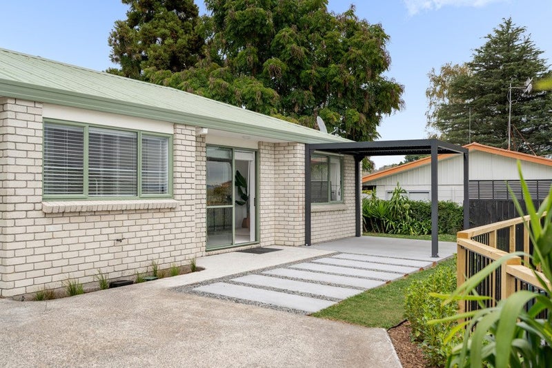 17B Corinna Street, Welcome Bay, Tauranga, Bay Of Plenty - Carousel 2