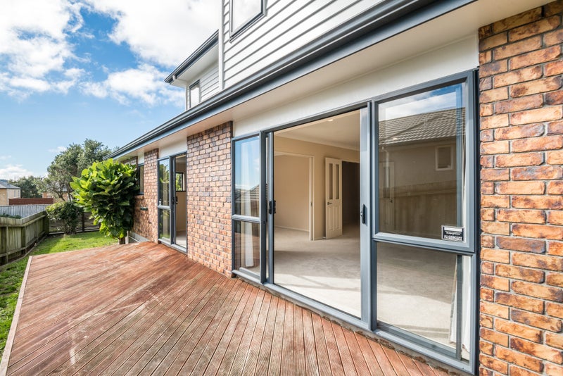 68 Erlestoke Crescent, Churton Park, Wellington - Carousel 23