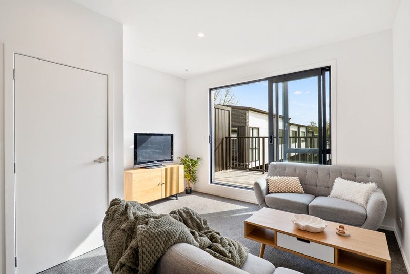 3 Meg Lane, Glen Eden, Auckland - Carousel 1