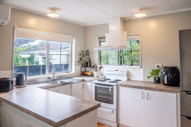 2/14 Emano Street, Toi Toi, Nelson - Carousel 2