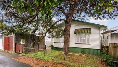 17 Carmen Avenue, Mount Eden, Auckland - Carousel 1