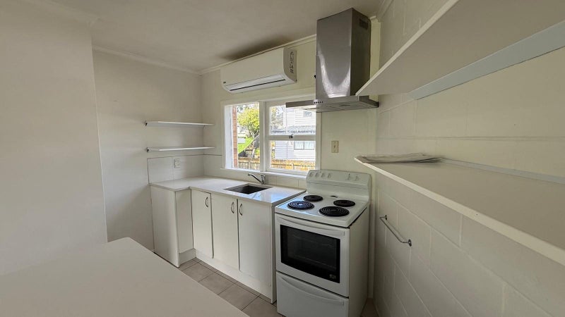 2/15 Stanton Terrace, Lynfield, Auckland - Carousel 2