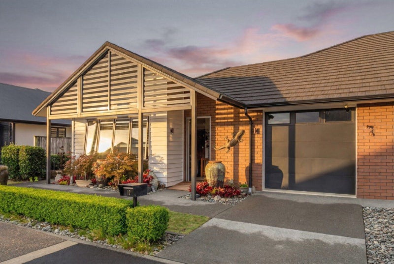 12 Easby Way, Flagstaff, Hamilton - Carousel 1